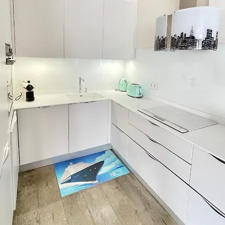 Luxurious 2 Bedrooms Apartment, 30 Meter From *