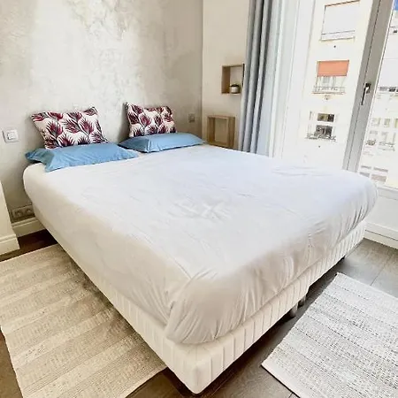 Luxurious 2 Bedrooms Apartment, 30 Meter From Apartament Nicea