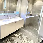 Luxurious 2 Bedrooms Apartment, 30 Meter From * Nice