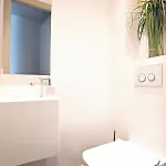 Luxurious 2 Bedrooms Apartment, 30 Meter From