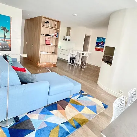 Luxurious 2 Bedrooms Apartment, 30 Meter From * Νίκαια