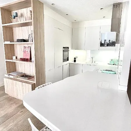 Apartamento Luxurious 2 Bedrooms Apartment, 30 Meter From Niza