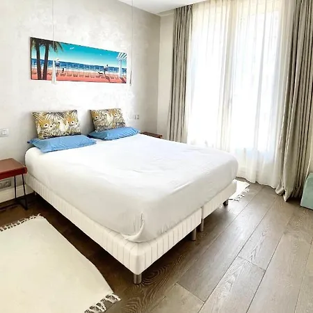 Luxurious 2 Bedrooms Apartment, 30 Meter From Νίκαια