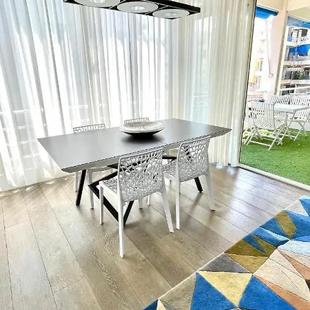 Luxurious 2 Bedrooms Apartment, 30 Meter From * Niza