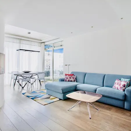 Luxurious 2 Bedrooms Apartment, 30 Meter From * Niza