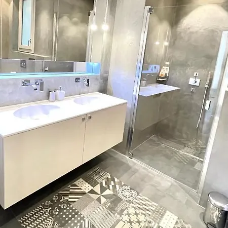 Luxurious 2 Bedrooms Apartment, 30 Meter From * Νίκαια